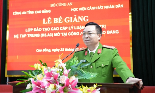 Bế giảng lớp Cao cấp lý luận chính trị hệ tập trung mở tại Công an tỉnh Cao Bằng